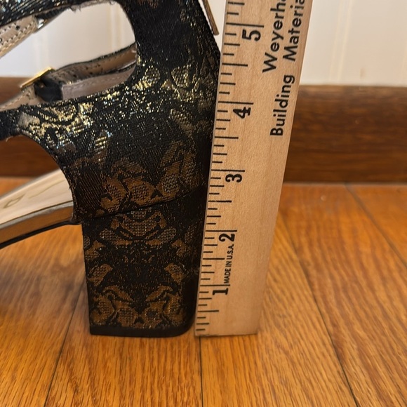 Unisa Women’s Block Heel Metallic Black & Gold Lace 2.5 Inch Heels Size 10 - Picture 12 of 12